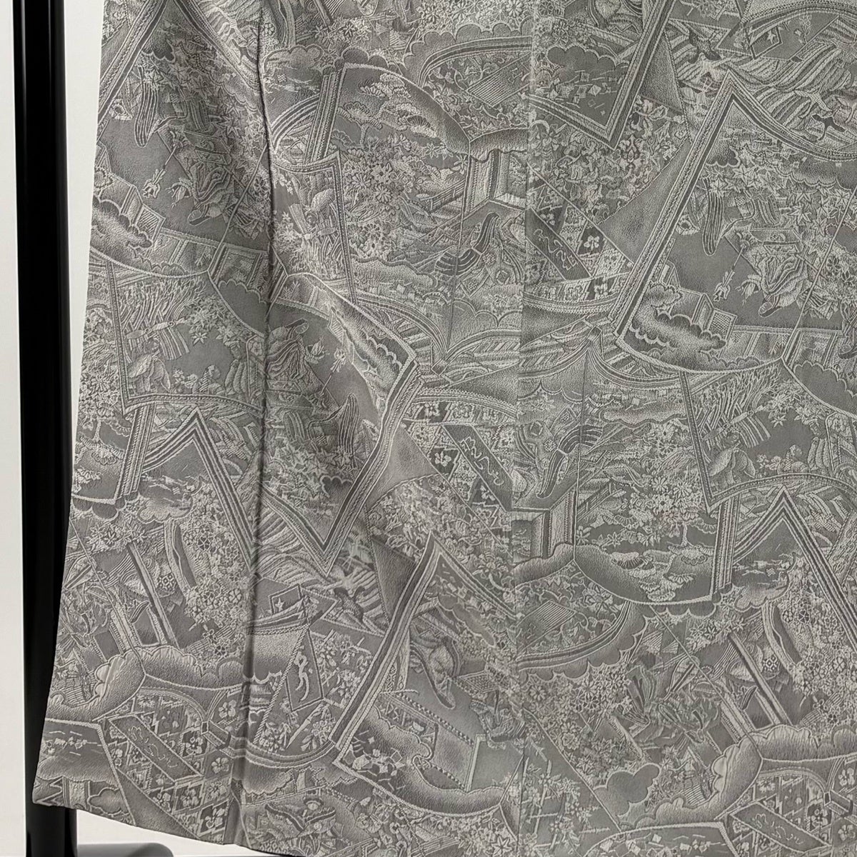 美品】 小紋 身丈156cm 裄丈64cm M 袷 紋意匠 落款あり 冊子 灰色 正絹 美品】 小紋 身丈156cm 裄丈64cm M 袷 紋意匠 落款あり 冊子 灰色 正絹