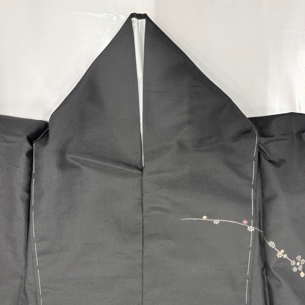 美品】 訪問着 身丈164.5cm 裄丈67cm M 袷 紬地 落款あり 梅 刺繍 金糸