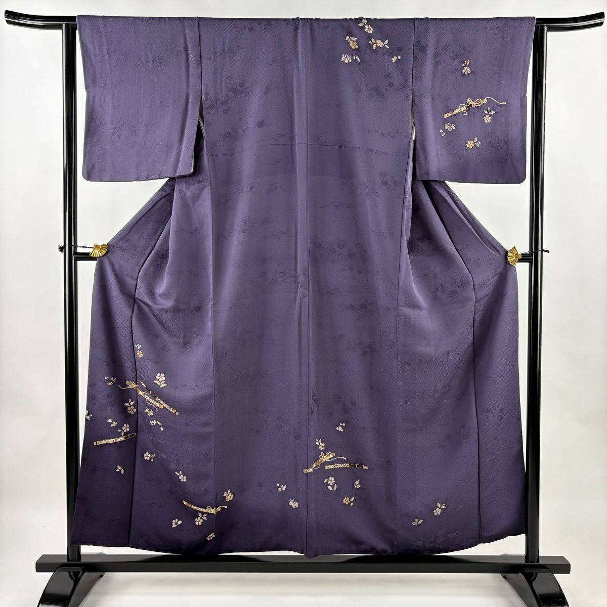 付下げ 身丈157cm 裄丈62.5cm 正絹 名品 【中古】 付下げ 身丈157cm 裄丈62.5cm S 紗袷 草花 ぼかし 紫 正絹 名品｜中古