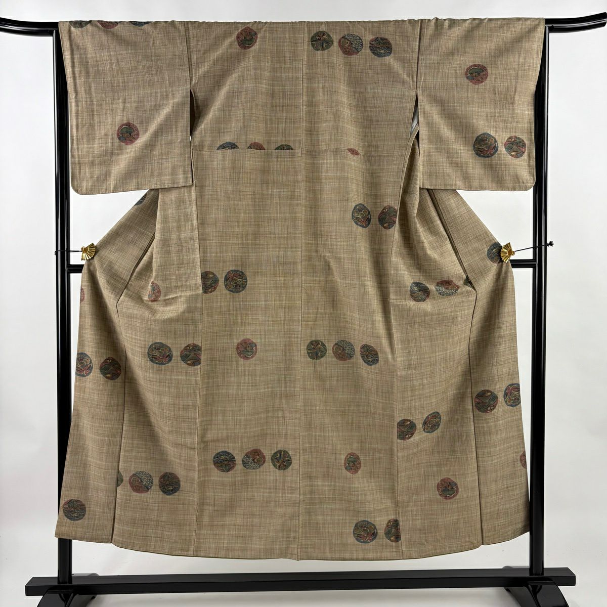 【美品】 小紋 身丈162cm 裄丈62cm 正絹 逸品 【中古】 小紋 身丈162cm 裄丈66cm M 袷 落款あり 花 地紋 ピンク 正絹 秀品