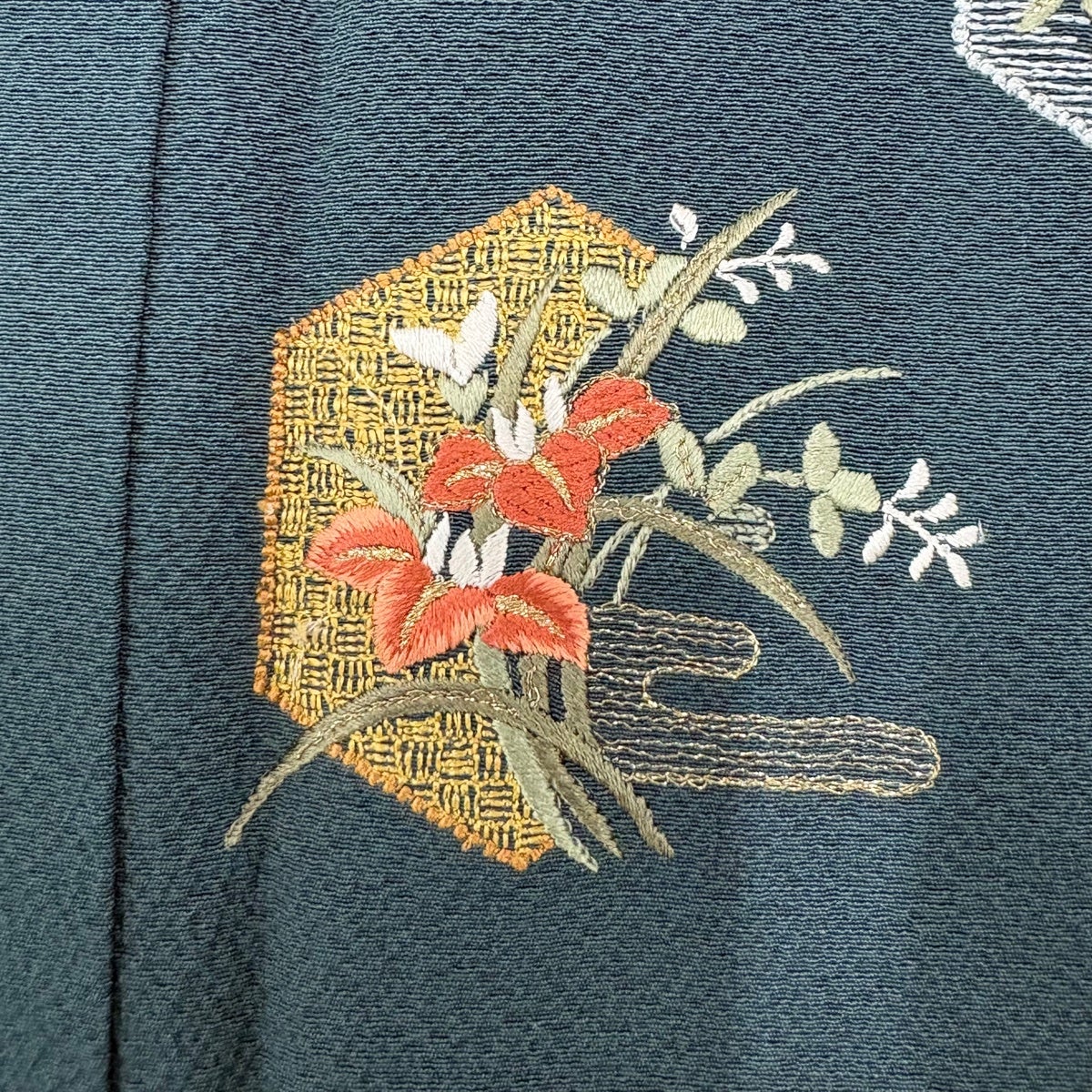付下げ 身丈153cm 裄丈61cm S 袷 草花 霞 金糸 刺繍 深緑 正絹 秀品