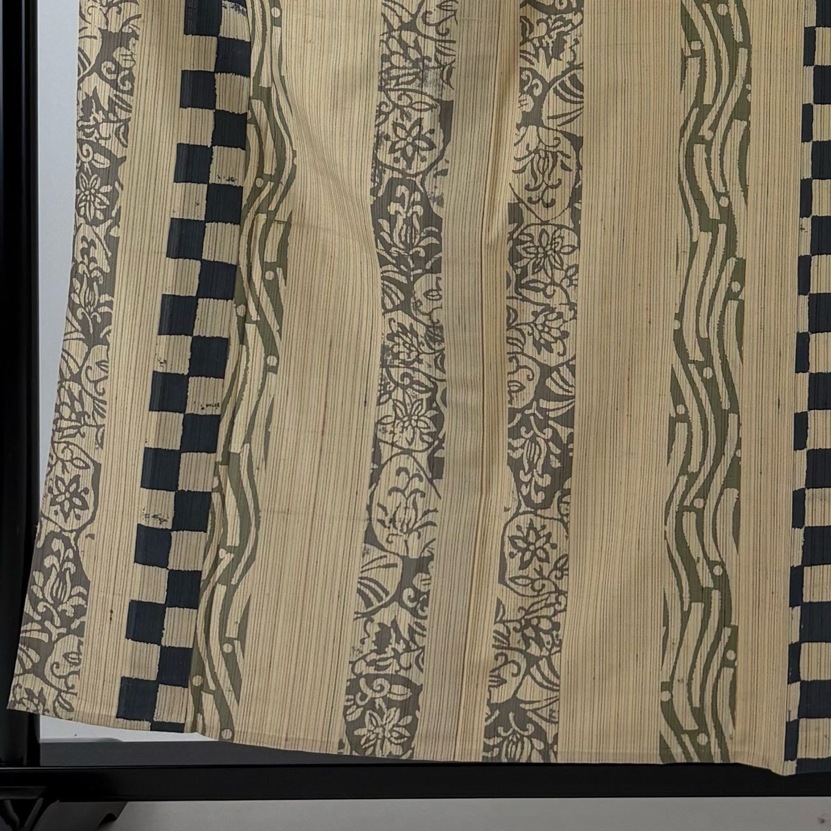 小紋 身丈156cm 裄丈64.5cm M 単衣 市松 草花 薄茶色 正絹 秀品｜中古