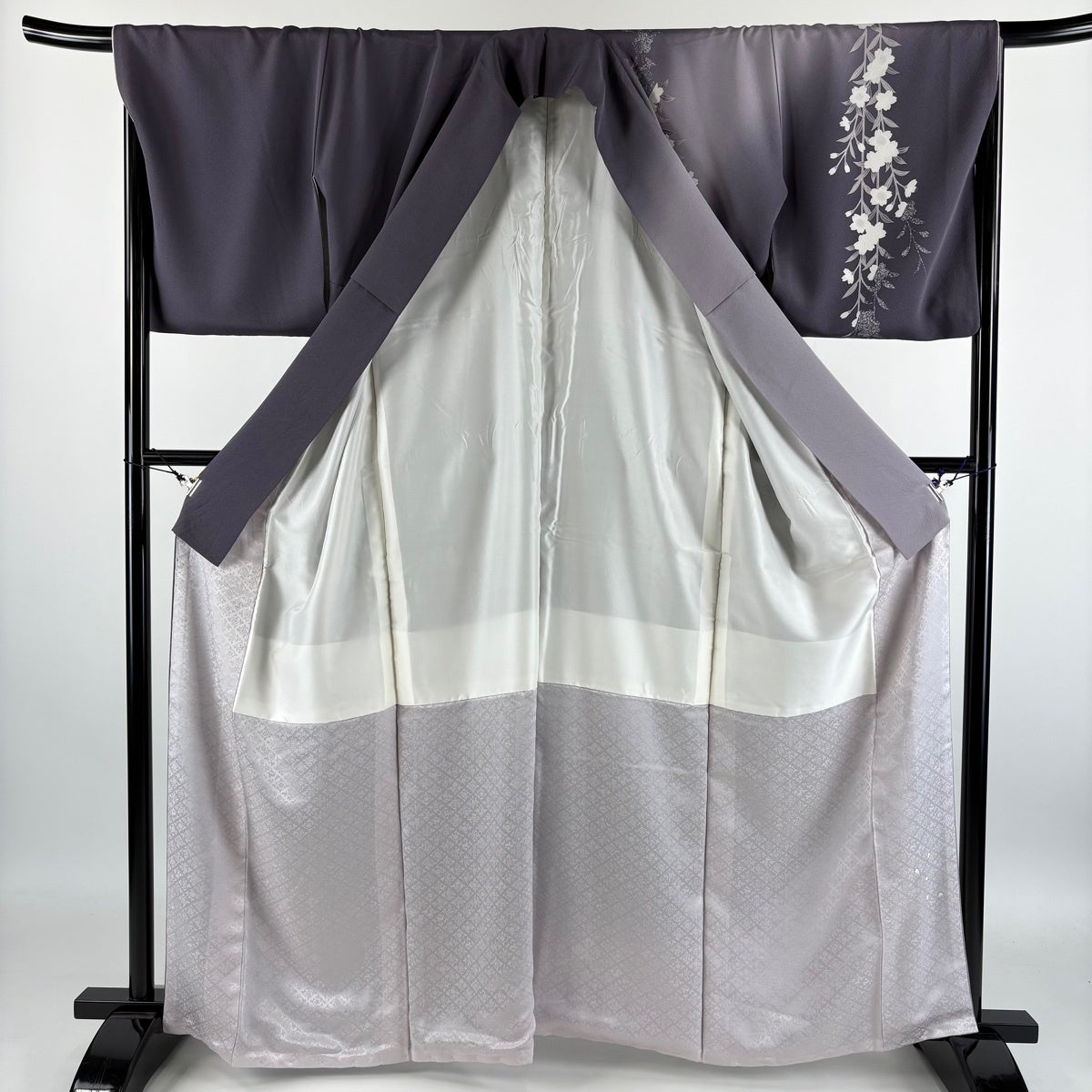さ*る様 【上質付け下げ】鶴文様・淡青グレー／美品／身丈165 裄68／上品 付下げ 身丈162.5cm 裄丈68cm L 袷 枝垂れ桜 シルエット 金彩 ぼかし