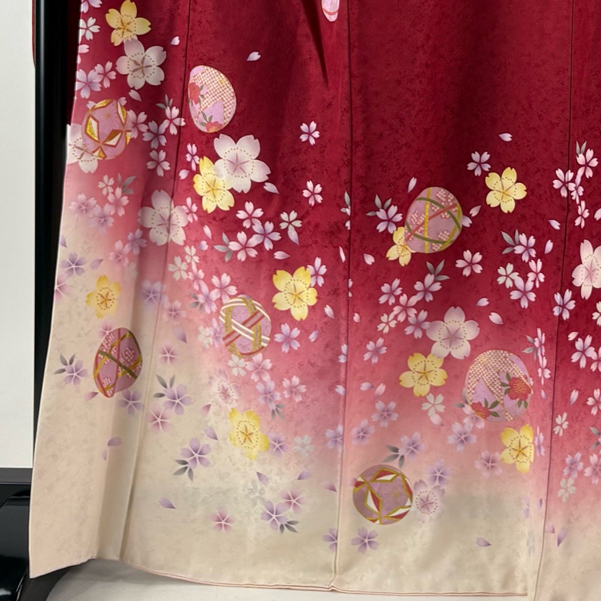 振袖 身丈167cm 裄丈70cm L 袷 鞠 桜 金彩 箔 赤 正絹 秀品｜中古