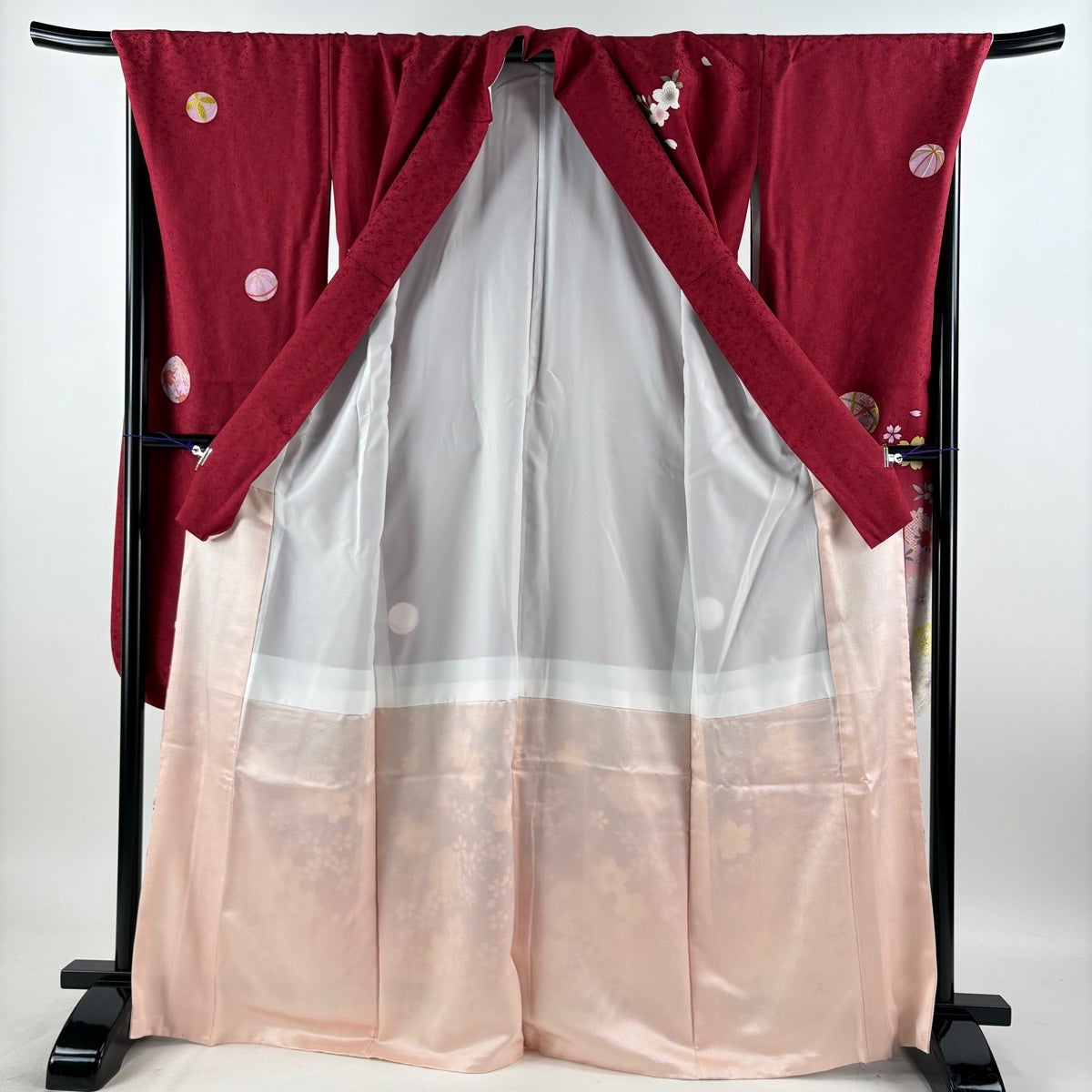 振袖 身丈167cm 裄丈70cm L 袷 鞠 桜 金彩 箔 赤 正絹 秀品|中古 振袖 身丈167cm 裄丈70cm L 袷 鞠 桜 金彩 箔 赤 正絹 秀品|中古