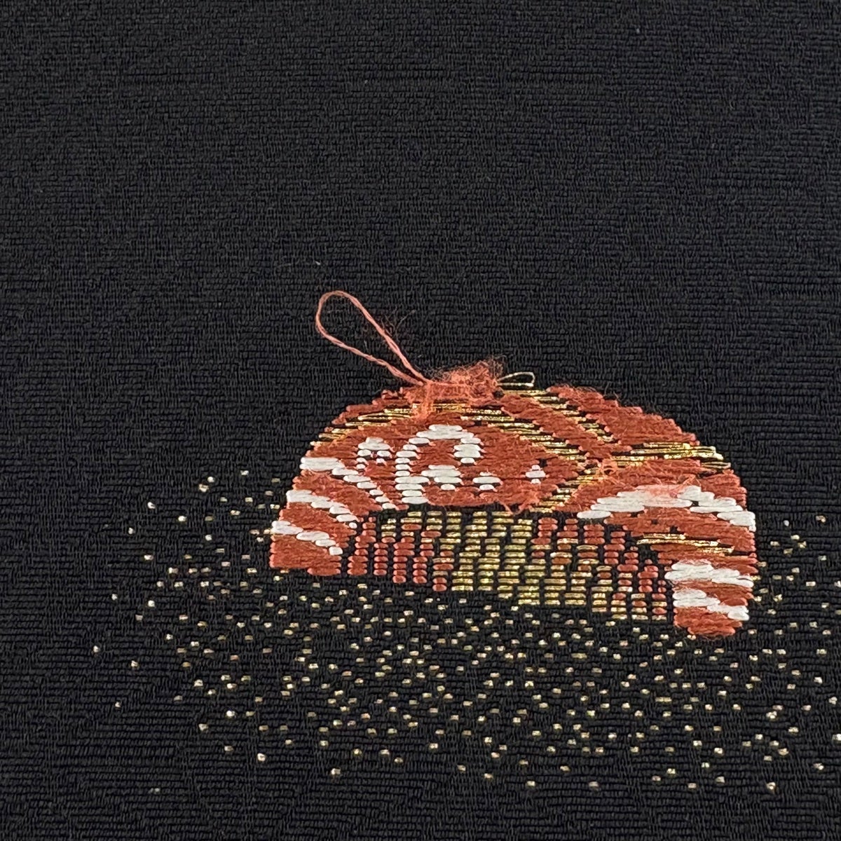 名古屋帯 秀品 櫛 花 金糸 刺繍 黒 正絹｜中古・古着・リサイクル着物