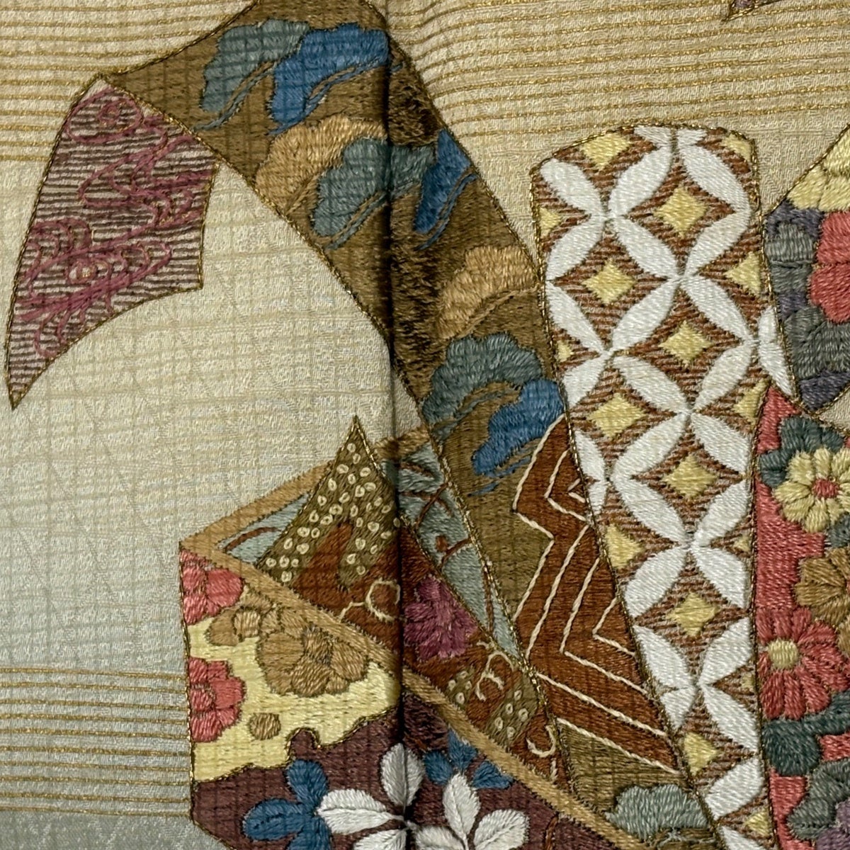 付下げ 身丈156cm 裄丈68cm L 袷 文箱 蔓帯 金糸 刺繍 ベージュ 正絹