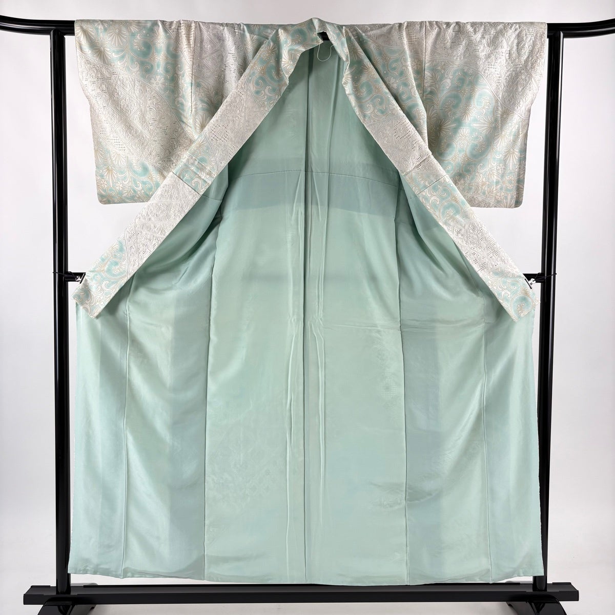 訪問着 身丈155.5cm 裄丈62cm S 袷 紬地 花唐草 華文 刺繍 薄緑 正絹