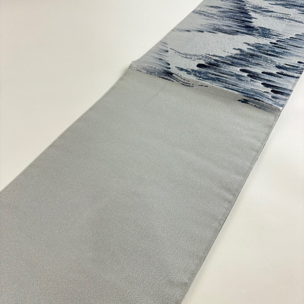 美品】 袋帯 名品 幾何学模様 波 青灰色 六通 正絹｜中古・古着