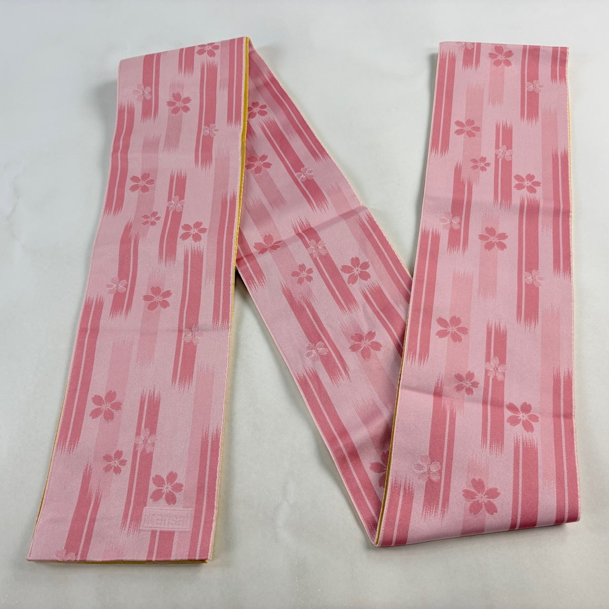 美品】半幅帯 優品 山本寛斎 落款あり 桜 縞 ピンク 化繊｜中古・古着