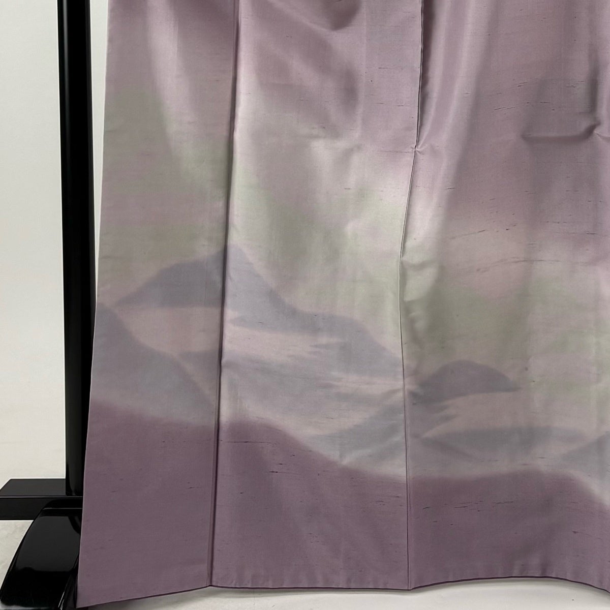 美品】 付下げ 身丈168.5cm 裄丈65cm M 袷 紬地 山並み 霞 ぼかし 薄紫