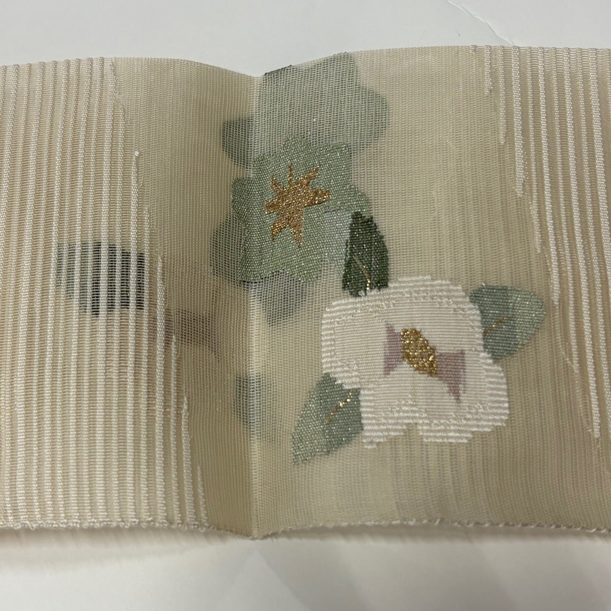 美品】 名古屋帯 秀品 夏帯 絽 草花 霞 箔 銀糸 クリーム 正絹｜中古