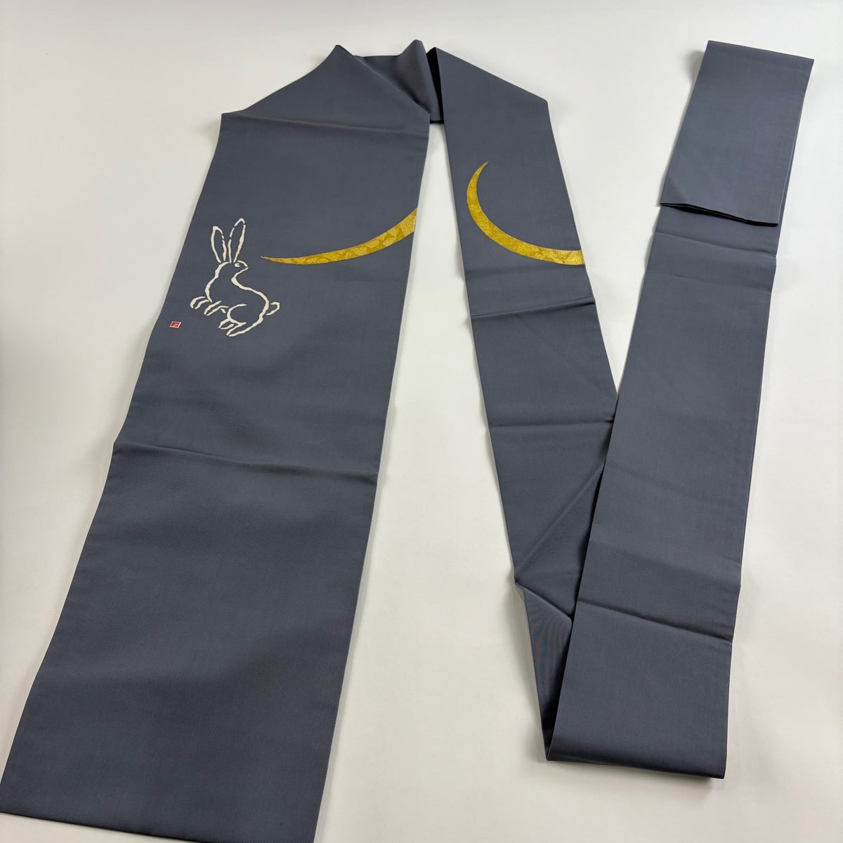 名古屋帯 秀品 落款あり うさぎ 金彩 灰色 正絹｜中古・古着