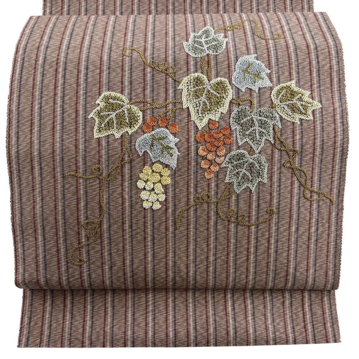 名古屋帯 秀品 紬地 関西仕立て 枝花 相良刺繍 灰紫 正絹|中古・古着 名古屋帯 秀品 紬地 関西仕立て 枝花 相良刺繍 灰紫 正絹|中古・古着