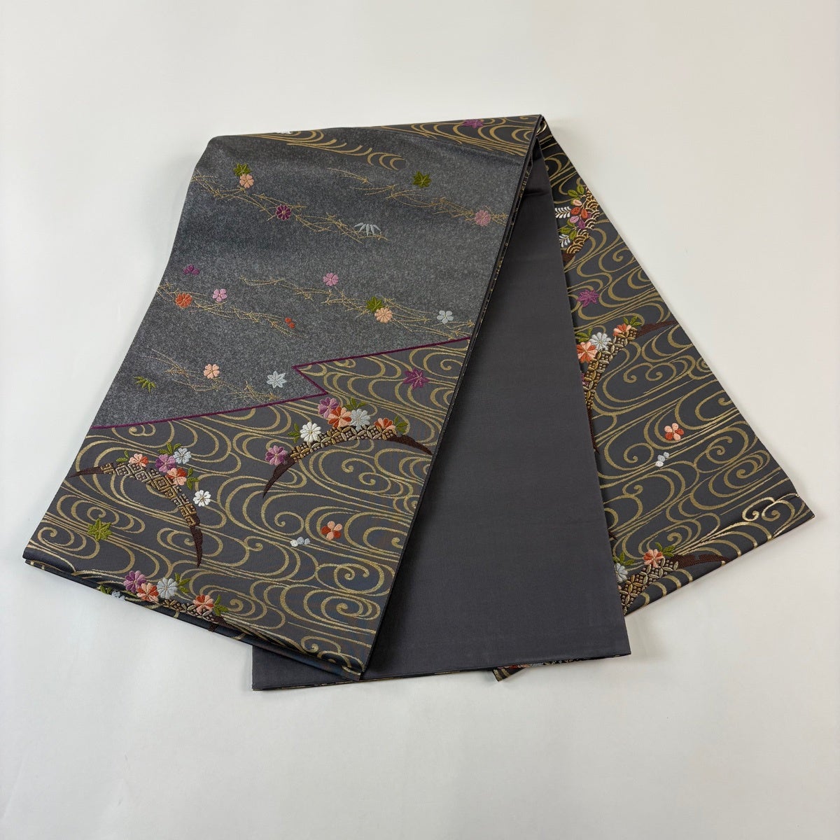 美品】 袋帯 秀品 じゅらく 落款あり 松竹梅 雪芝 金糸 箔 灰色 お太鼓