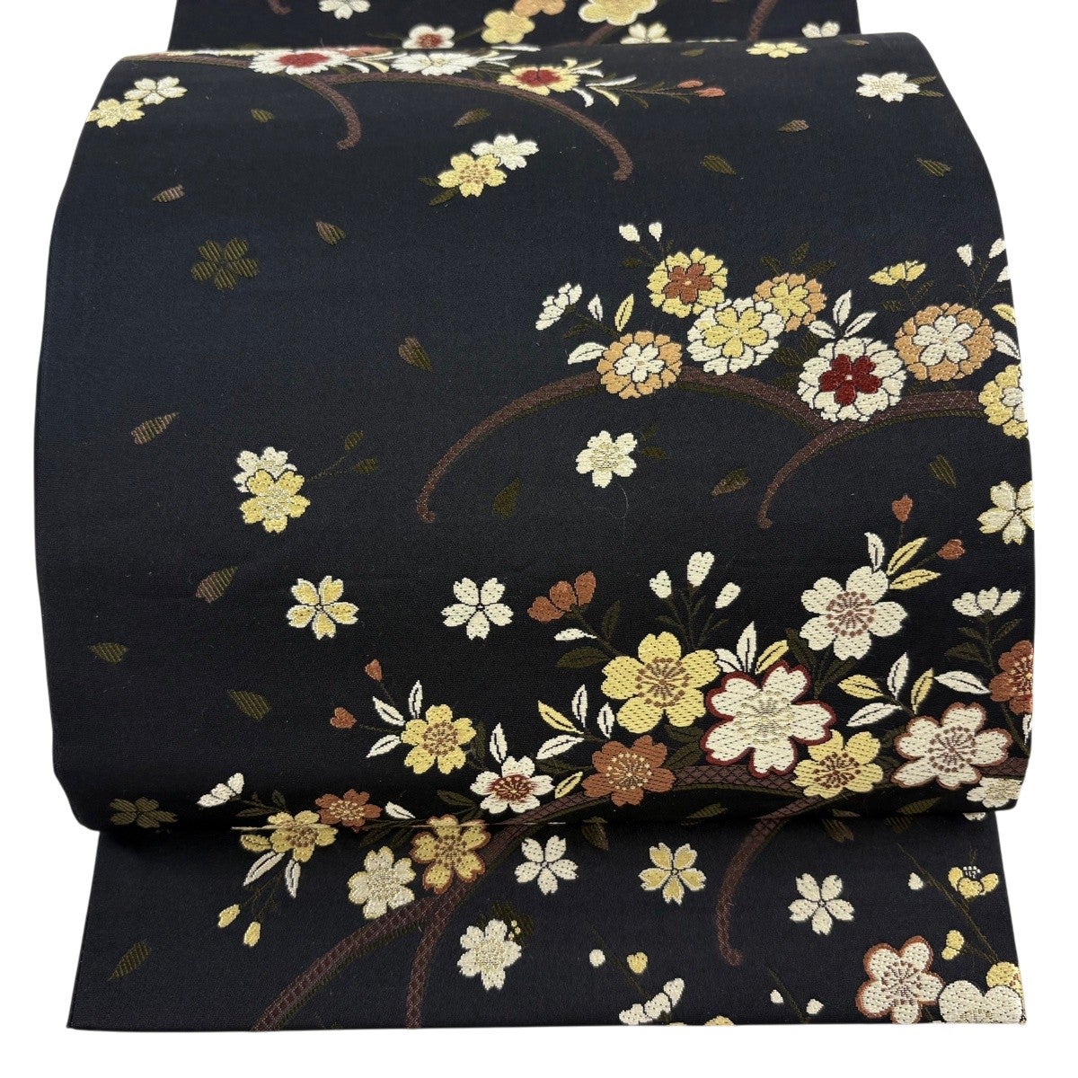 美品】 袋帯 秀品 やまと 梅 桜 黒 六通 正絹｜中古・古着・リサイクル