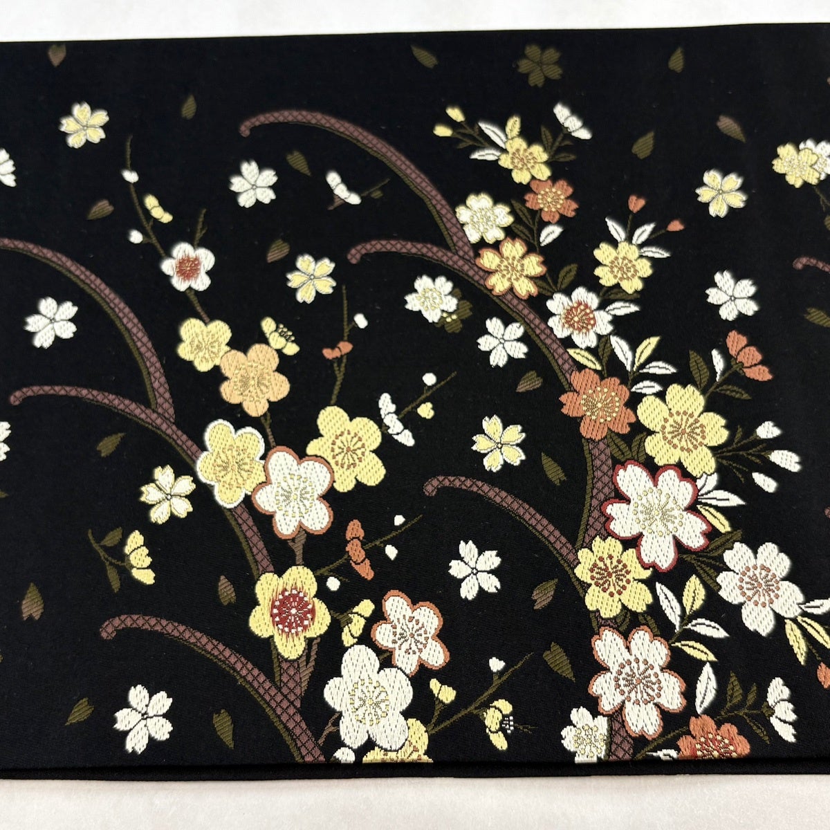 美品】 袋帯 秀品 やまと 梅 桜 黒 六通 正絹｜中古・古着・リサイクル