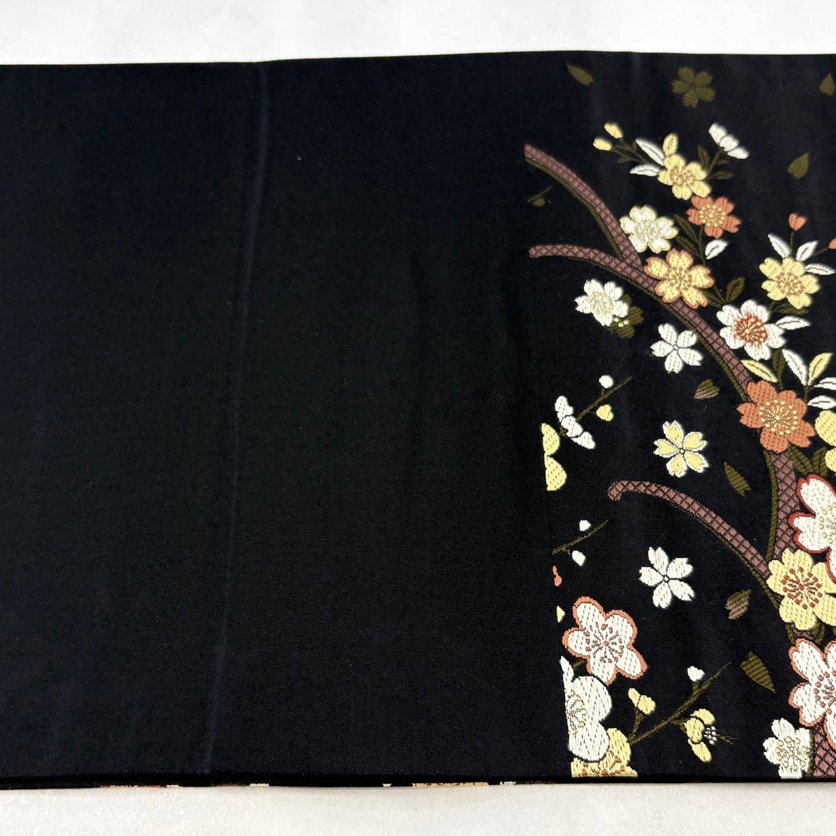 美品】 袋帯 秀品 やまと 梅 桜 黒 六通 正絹｜中古・古着・リサイクル