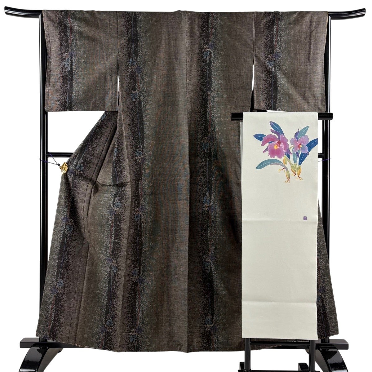 美品】 大島紬 身丈159.5cm 裄丈64cm M 袷 純泥染 証紙あり 縦縞 幾何