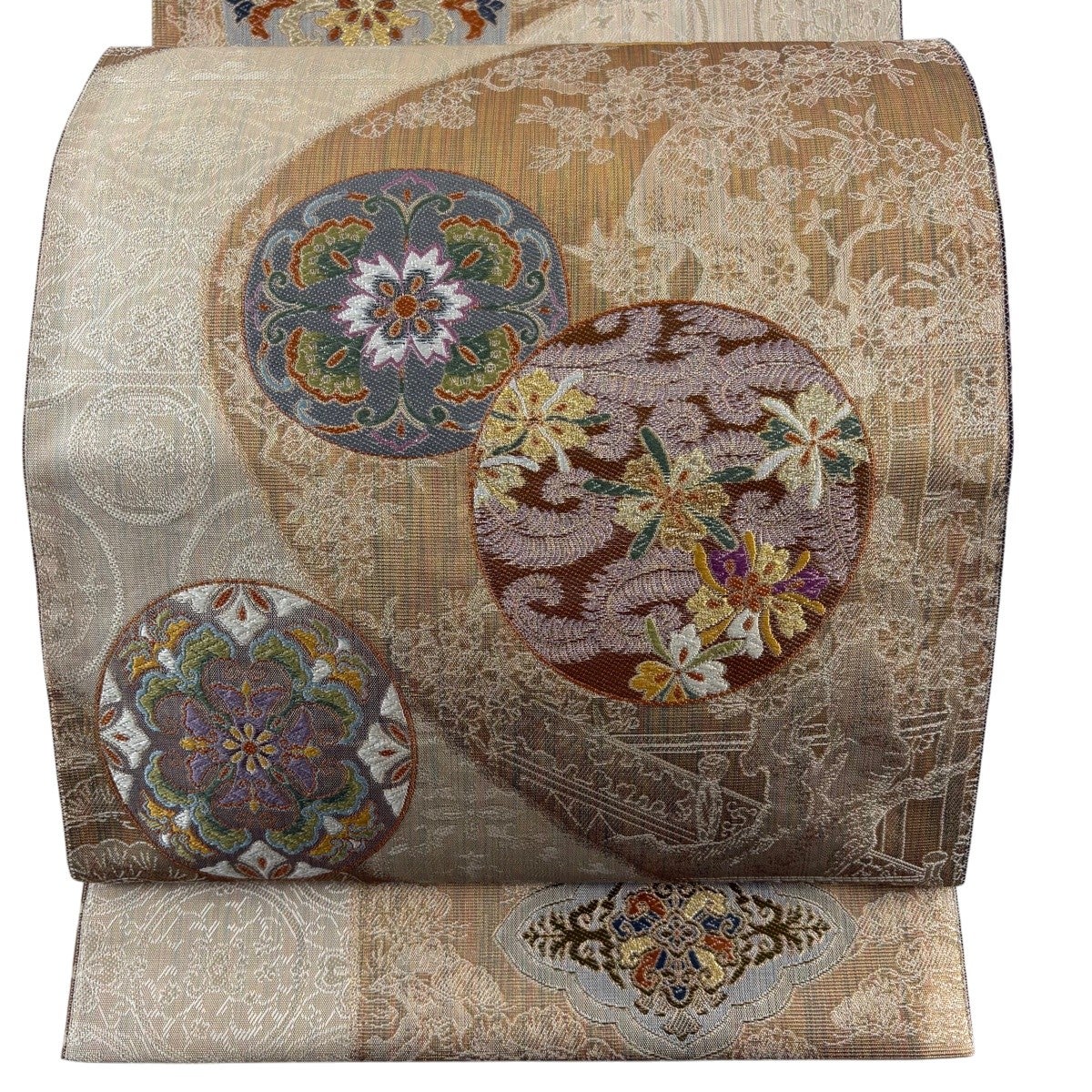 美品】 袋帯 秀品 華文 相良刺繍 ぼかし 薄黄 お太鼓柄 正絹｜中古