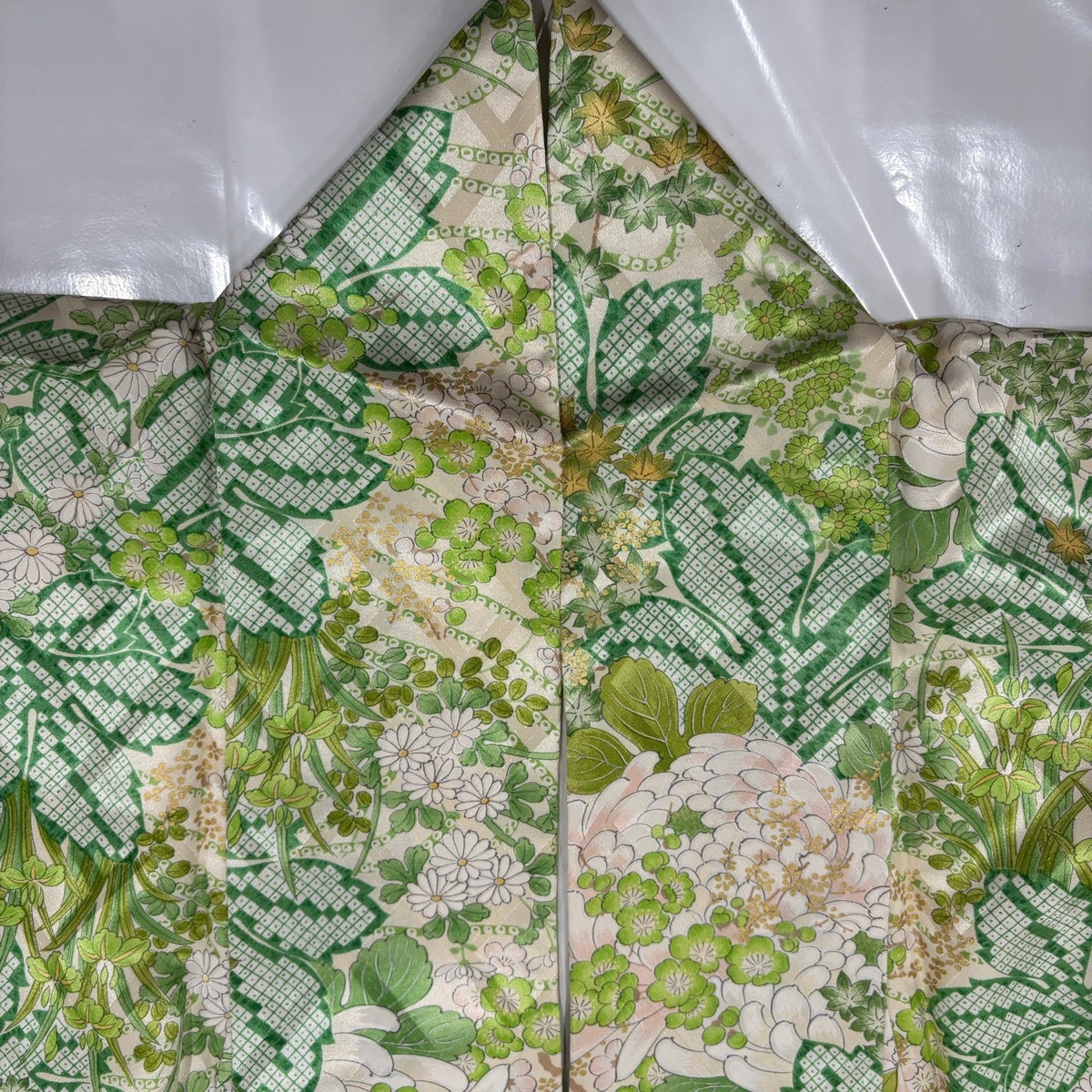 美品】 振袖 身丈160cm 裄丈64.5cm M 袷 草花 牡丹 金彩 黄緑色 正絹
