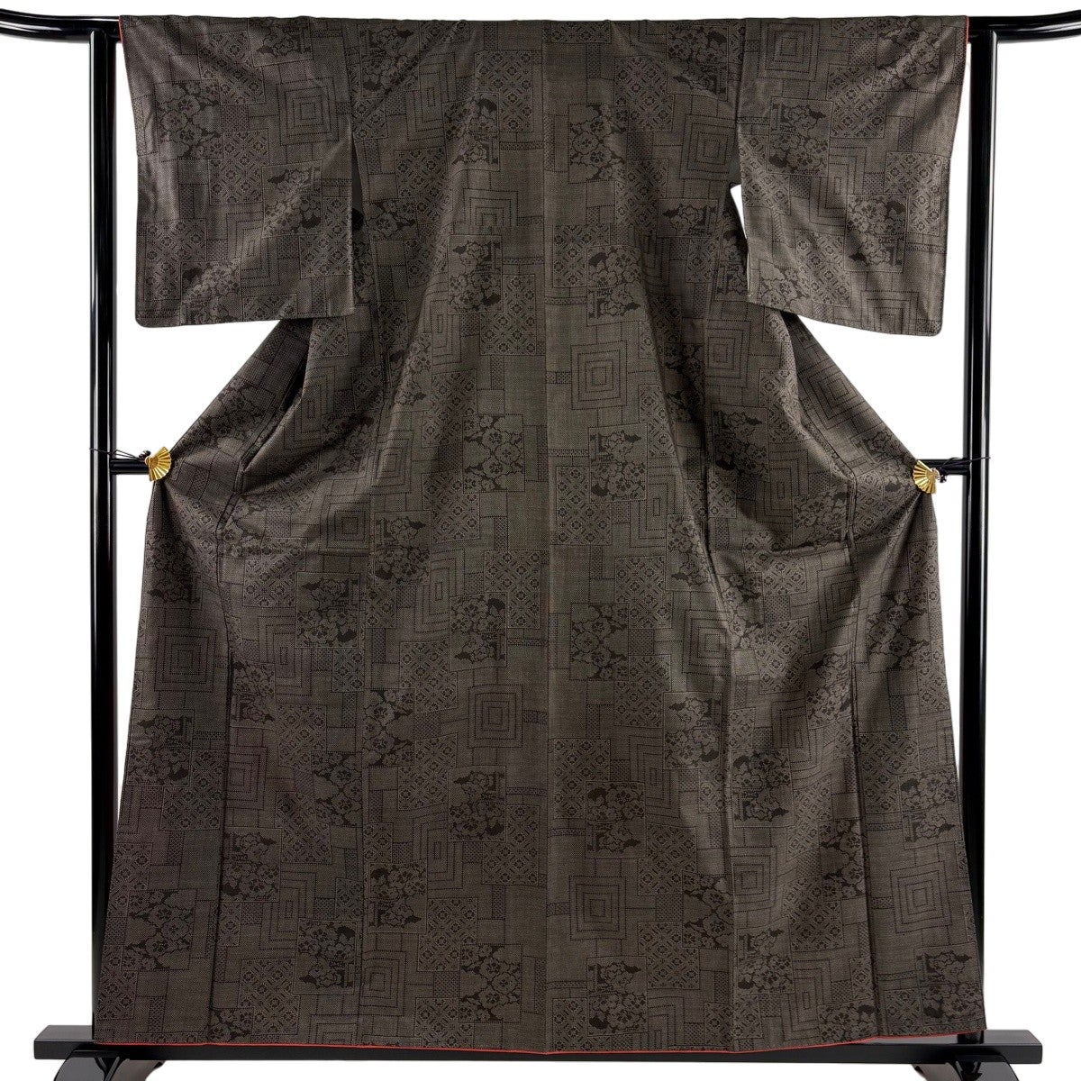 美品】 大島紬 身丈161.5cm 裄丈62.5cm S 袷 証紙あり 花 幾何学模様 美品】 大島紬 身丈161.5cm 裄丈62.5cm S 袷 証紙あり 花 幾何学模様