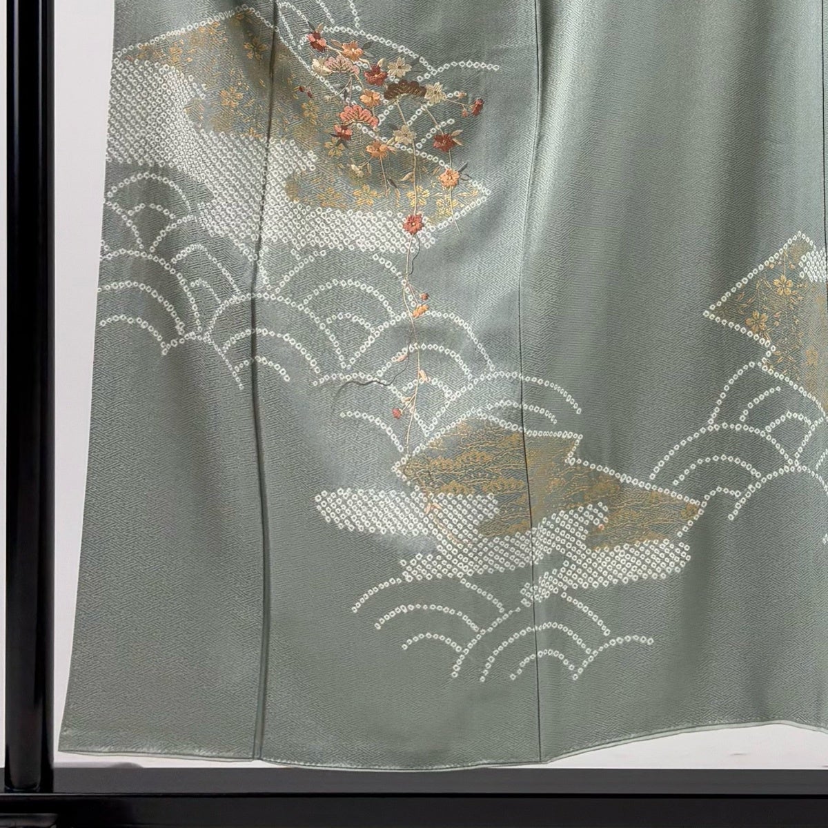 付下げ 身丈153cm 裄丈65cm M 袷 笠松 枝垂れ桜 刺繍 絞り 灰緑 正絹