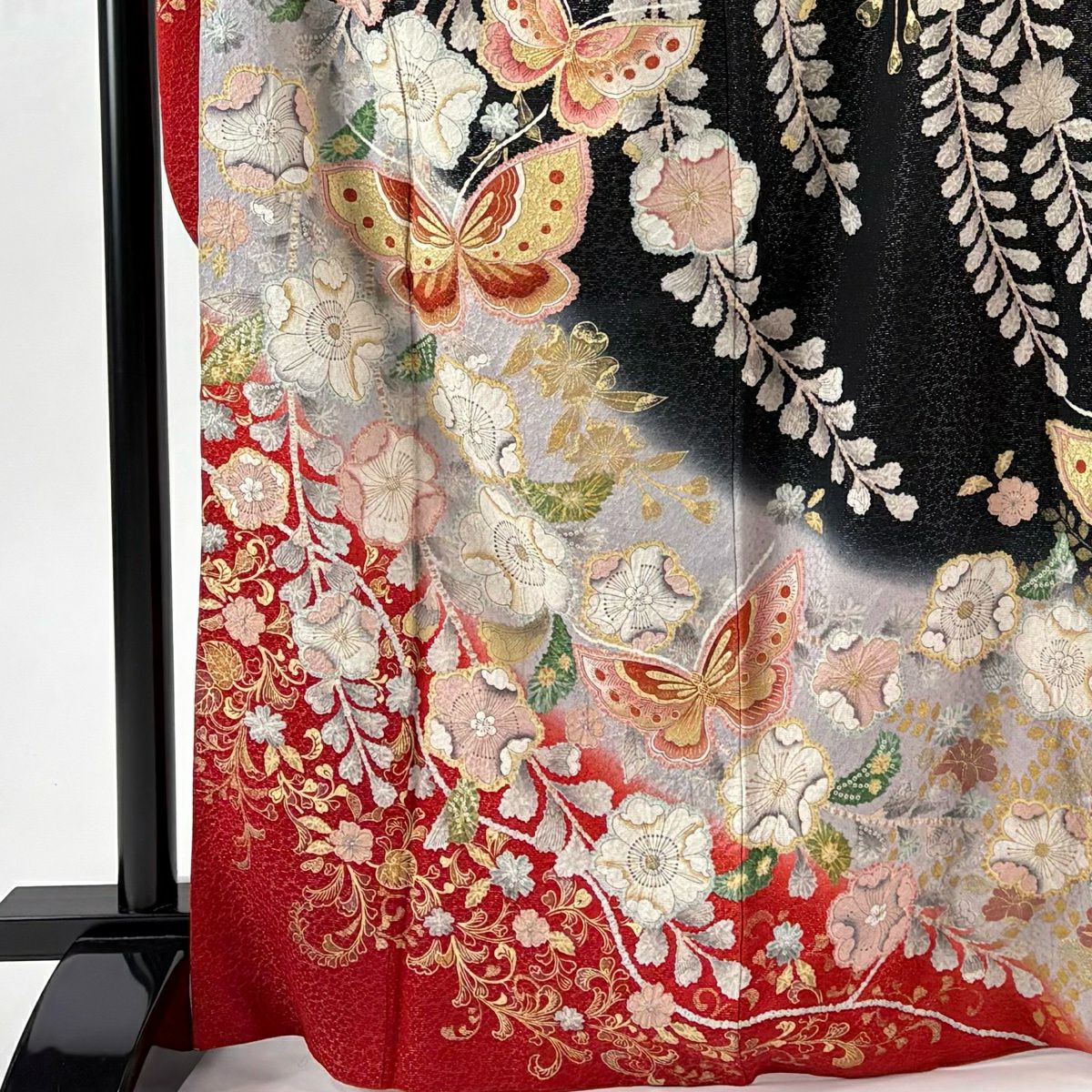 振袖 身丈158cm 裄丈66.5cm 正絹 逸品 【中古】 振袖 身丈168.5cm 裄丈66.5cm M 袷 辻が花柄 蝶 金通し 金彩 黒 正絹