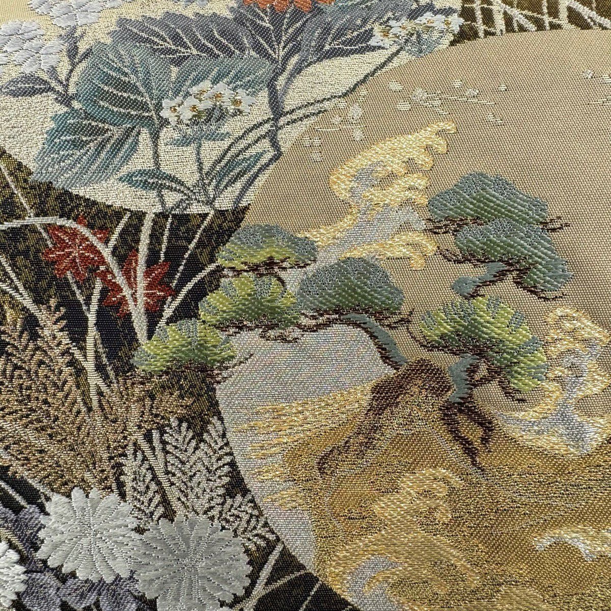 美品】 袋帯 秀品 聚宝百景紋 松 刺繍 箔 金色 六通 正絹｜中古・古着