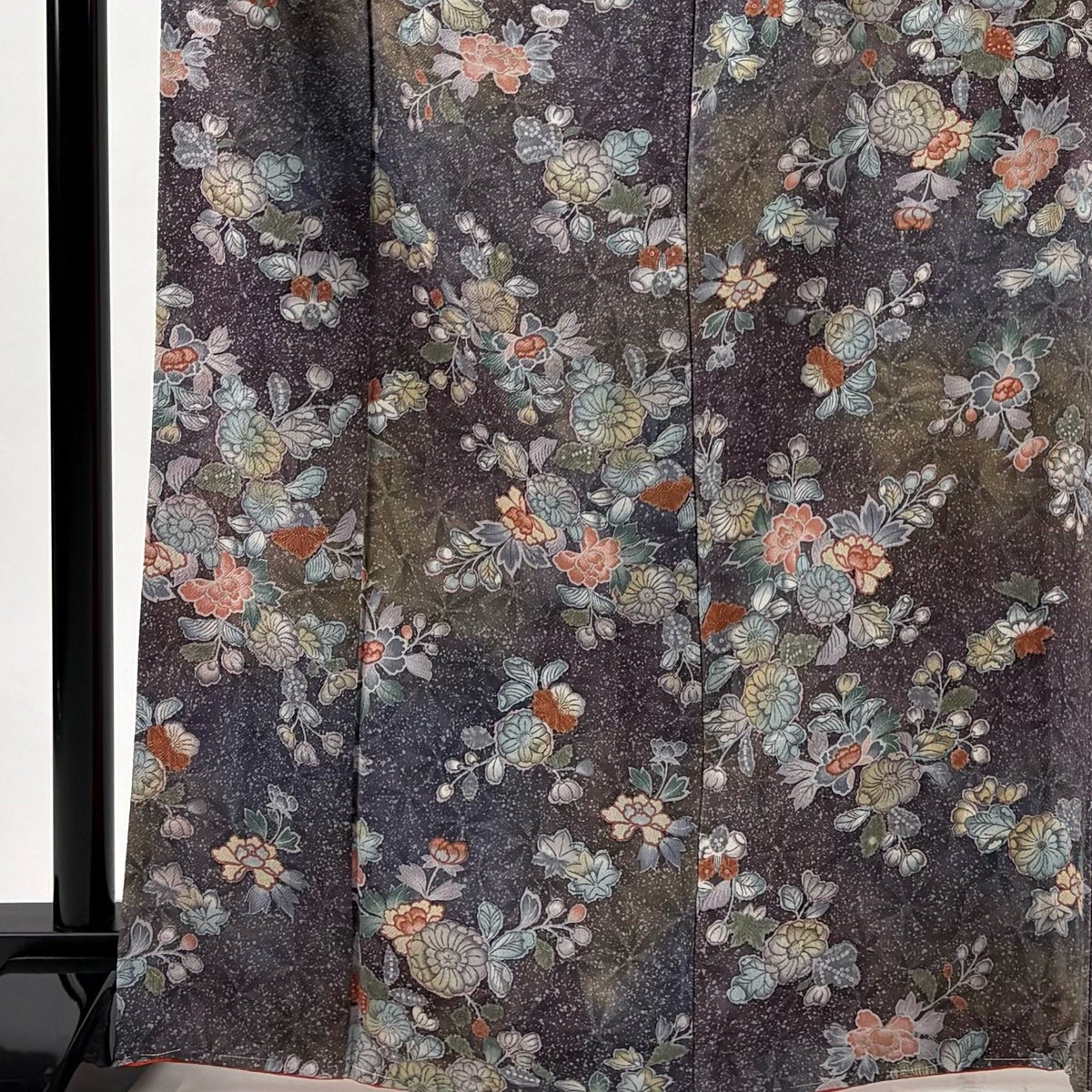 美品】 小紋 身丈167cm 裄丈67cm M 袷 辻が花柄 金彩 縮緬 灰紫 正絹