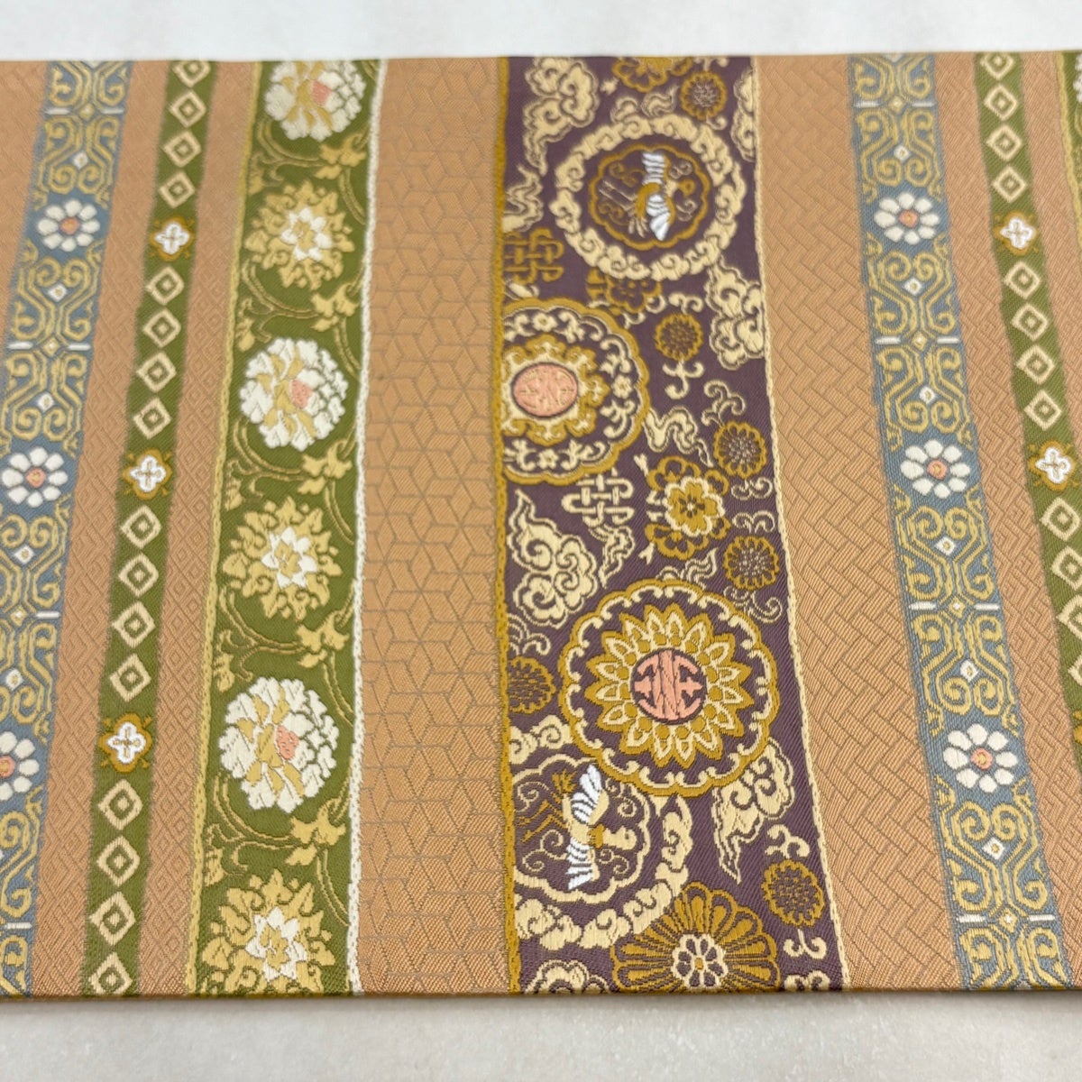 美品】 袋帯 秀品 花唐草 華文 ピンクベージュ 六通 正絹｜中古・古着