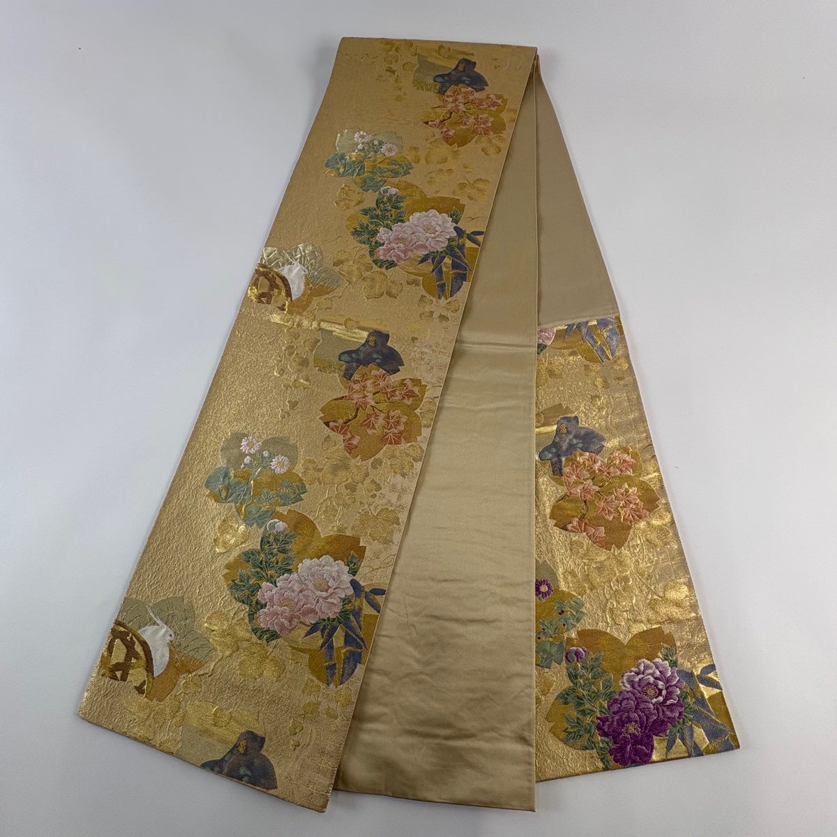袋帯 名品 じゅらく 落款あり 帝王紫 牡丹 白鷺 金糸 刺繍 金色 お太鼓