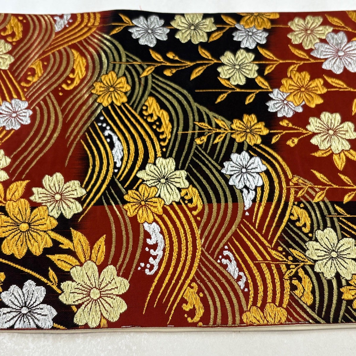 正絹　袋帯　しゃれ袋帯　枝垂れ桜 美品】 袋帯 秀品 枝垂れ桜 波 金銀糸 箔 赤 六通 正絹｜中古・古着
