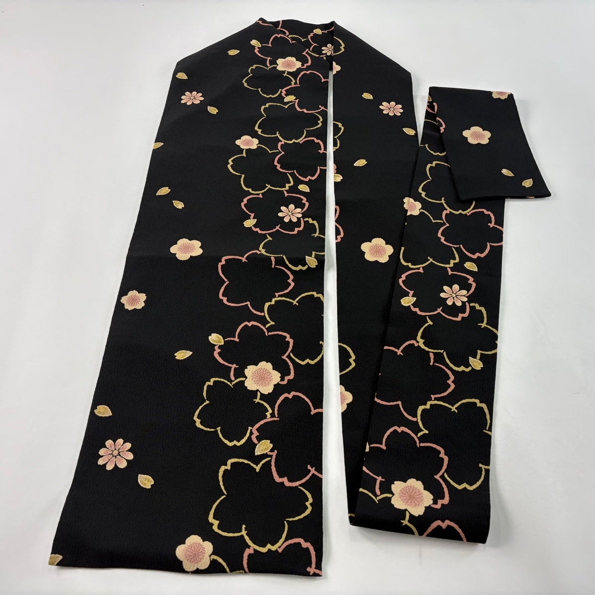 名古屋帯 秀品 桜 桜の花びら 金彩 黒 正絹｜中古・古着・リサイクル