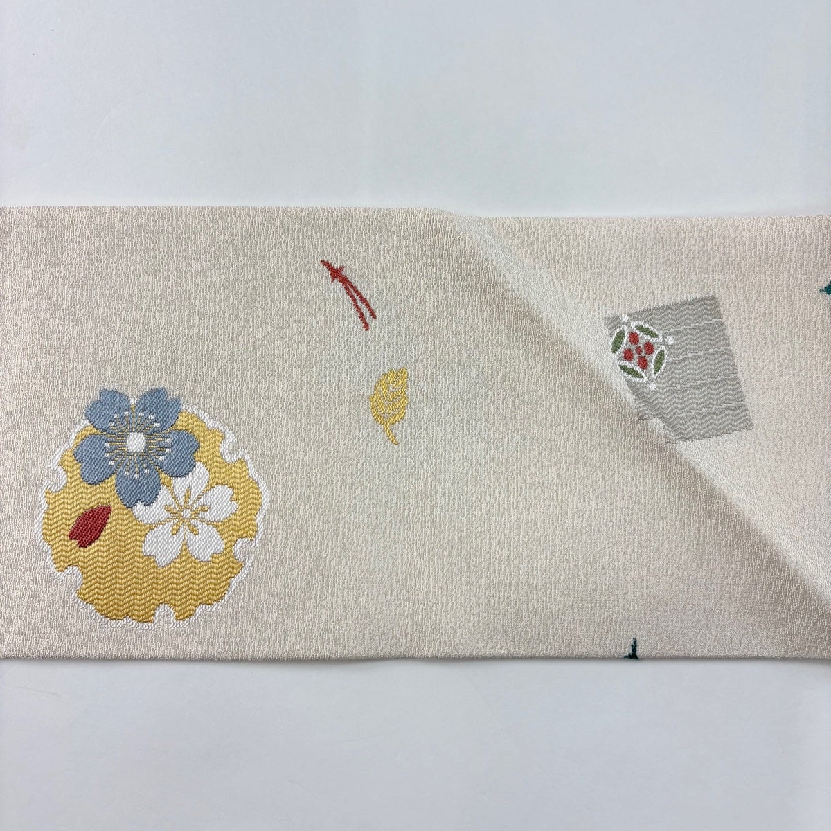 美品】 名古屋帯 秀品 雪輪 桜 クリーム 正絹｜中古・古着・リサイクル