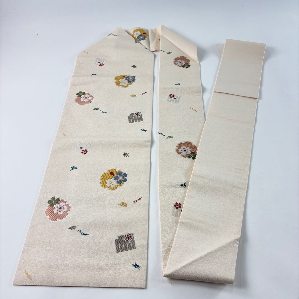 美品】 名古屋帯 秀品 雪輪 桜 クリーム 正絹｜中古・古着・リサイクル