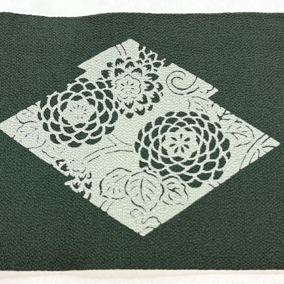 名古屋帯 秀品 落款あり 伊勢型染 菊 笹 縮緬 灰緑 正絹｜中古・古着