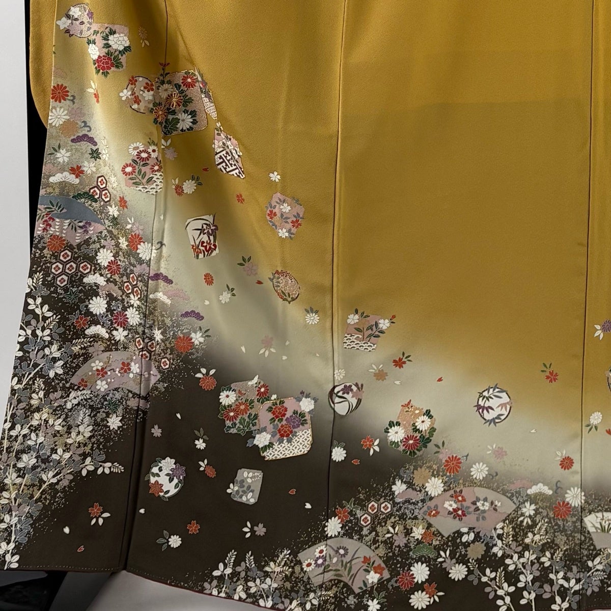 振袖 身丈164.5cm 裄丈67.5cm L 袷 破れ色紙 草花 金糸 金銀彩 山吹色