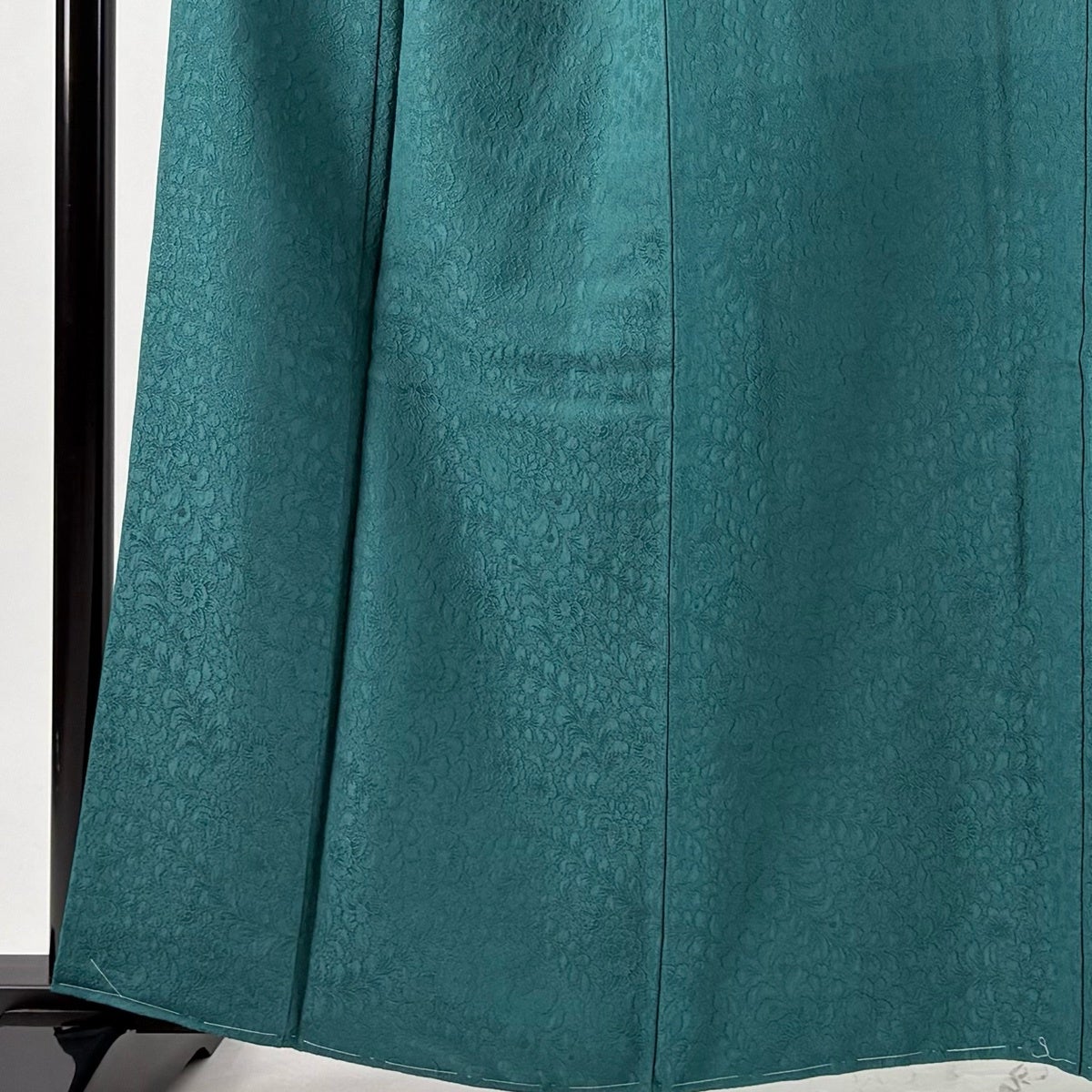 美品】 色無地 身丈160cm 裄丈68cm L 袷 地紋 青緑 正絹 秀品｜中古