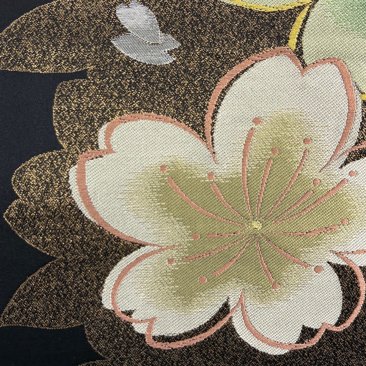 袋帯 秀品 桜 花びら 箔 金糸 黒 六通 正絹|中古・古着・リサイクル 袋帯 秀品 桜 花びら 箔 金糸 黒 六通 正絹|中古・古着・リサイクル