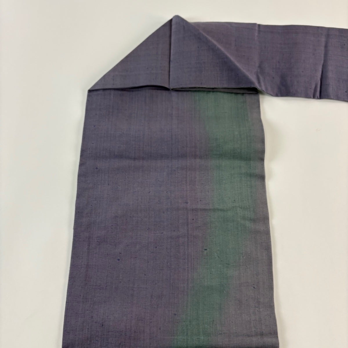 名古屋帯 秀品 紬地 関西仕立て 枝花 相良刺繍 灰紫 正絹｜中古・古着