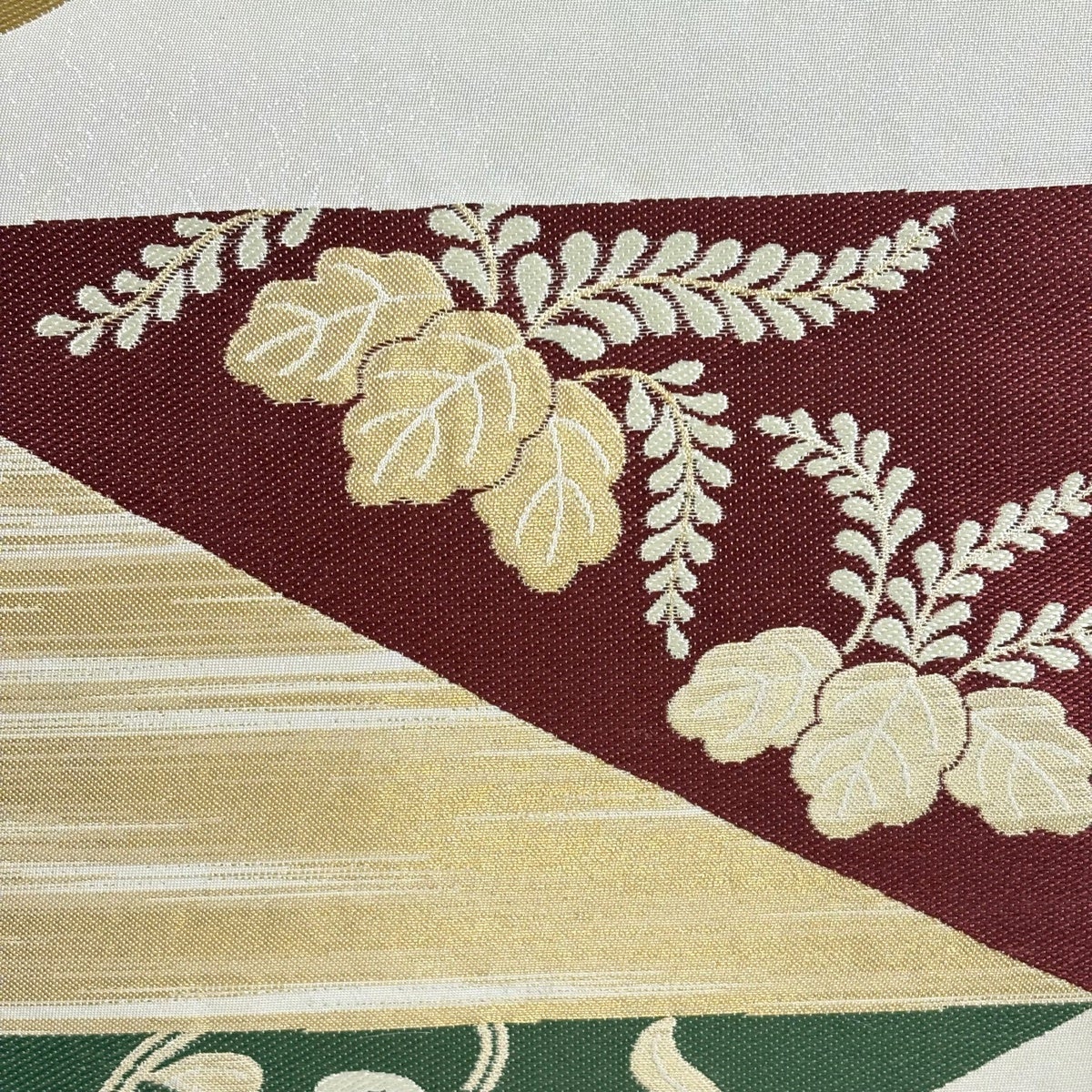 L*i様 六通柄袋帯　唐織　桐に菊唐草　金糸　正絹　389 袋帯 秀品 菊唐草 桐 金糸 箔 ベージュ 六通 正絹｜中古・古着