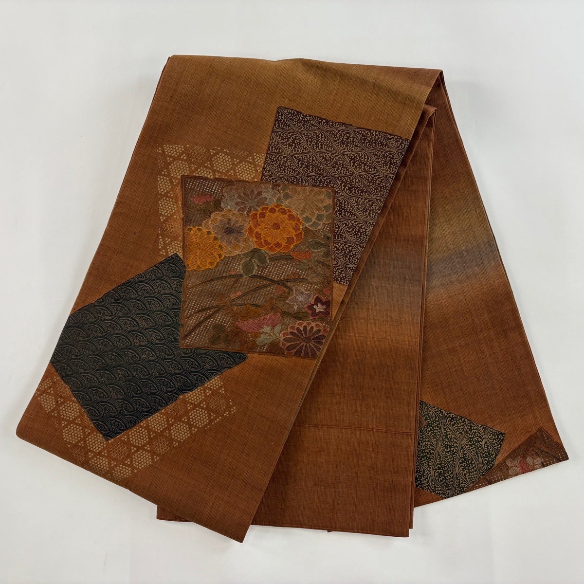 袋帯 秀品 色紙 草花 刺繍 茶色 お太鼓柄 正絹｜中古・古着