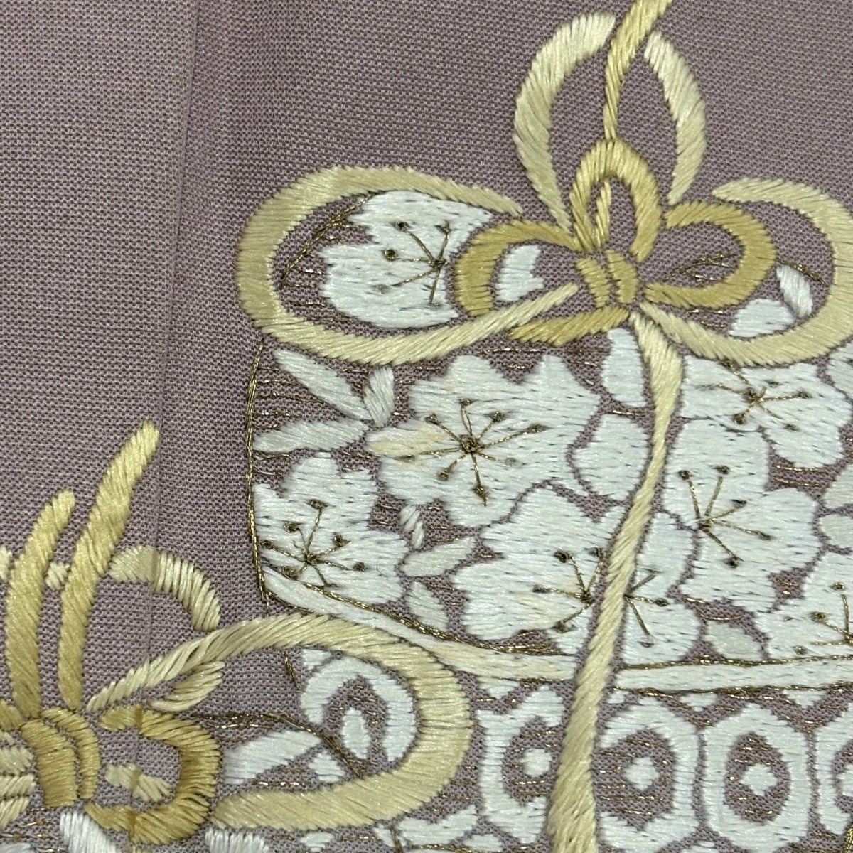 訪問着 身丈165cm 裄丈69cm L 袷 お仕覆 草花 金糸 刺繍 薄紫 正絹 秀
