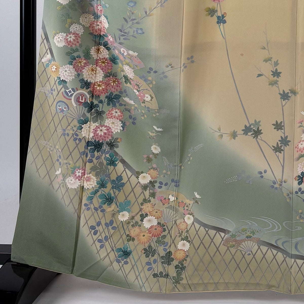 訪問着 身丈163cm 裄丈69cm L 袷 落款あり 菊 扇 金糸 ぼかし 薄緑