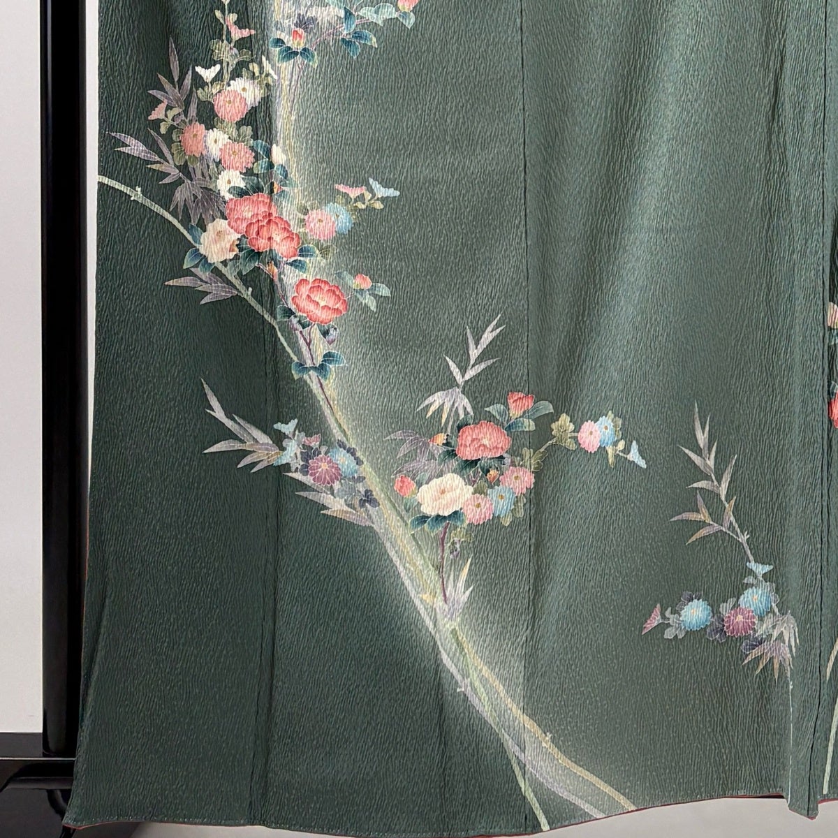 超美品　正絹　袷　現代　訪問着　着物　162.5裄64　薄緑　グレー　赤 黄緑 50%OFF 訪問着 身丈162.5cm 裄丈67cm M 袷 菊 椿 絞り ぼかし 灰緑