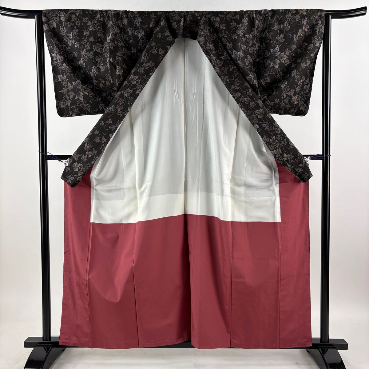 美品】 大島紬 身丈160.5cm 裄丈64.5cm M 袷 証紙あり 蔦 実 純泥染