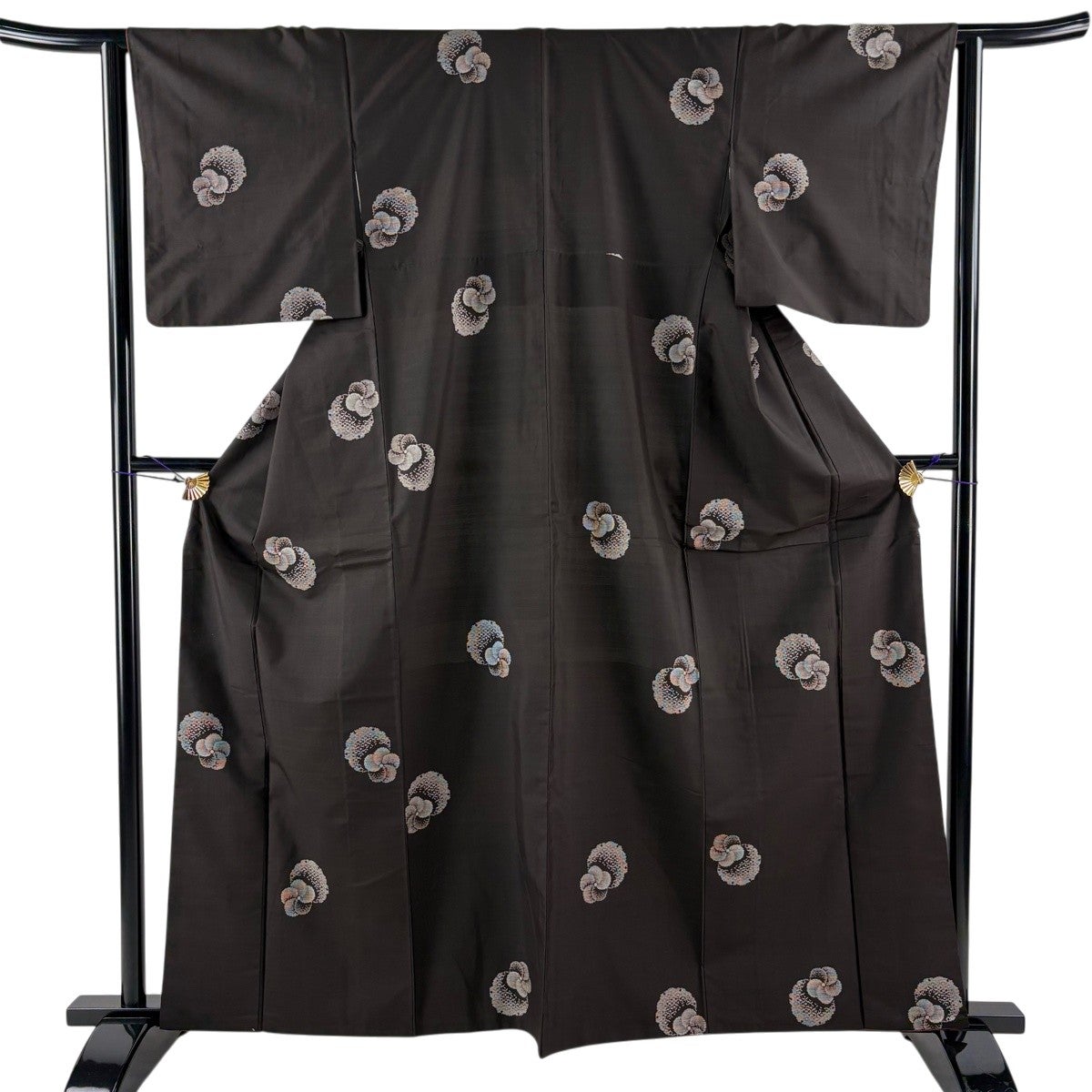 紬 身丈162cm 裄丈68cm L 袷 七宝 亀甲絣 焦茶色 正絹 名品｜中古