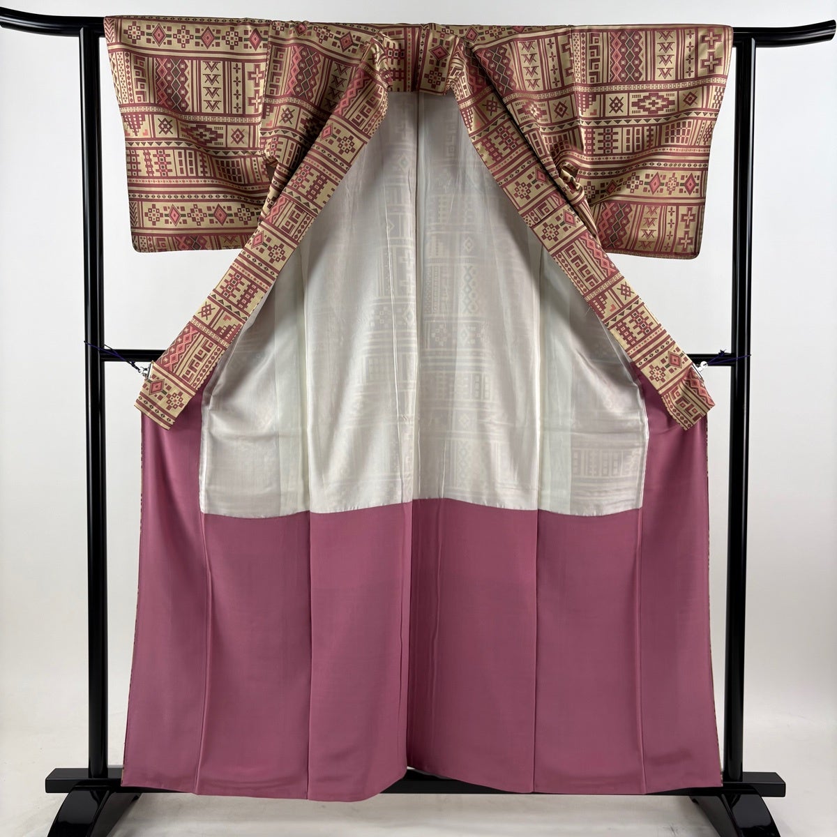 紬 身丈158cm 裄丈61.5cm S 袷 菱 縞 ベージュ 正絹 名品｜中古・古着