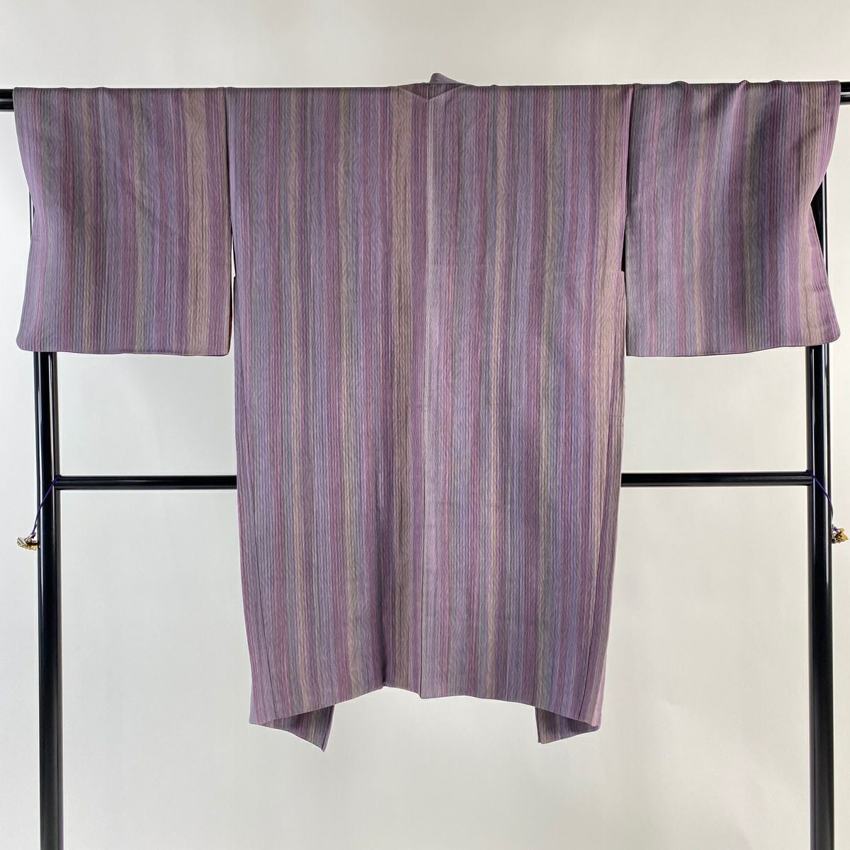 【美品】 羽織 身丈96.5cm 裄丈67cm 正絹 逸品 【中古】 美品】 羽織 身丈102.5cm 裄丈68cm L 縦縞 赤茶 正絹 名品｜中古・古着